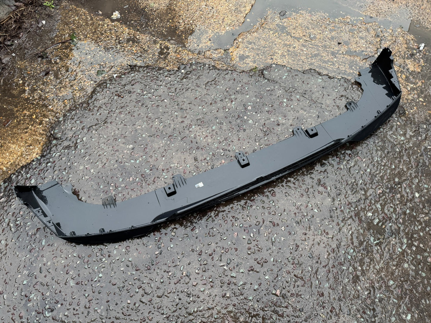 GENUINE HYUNDAI KONA HYBRID 2021-2023 REAR BUMPER LOWER SECTION 86613-Q4000