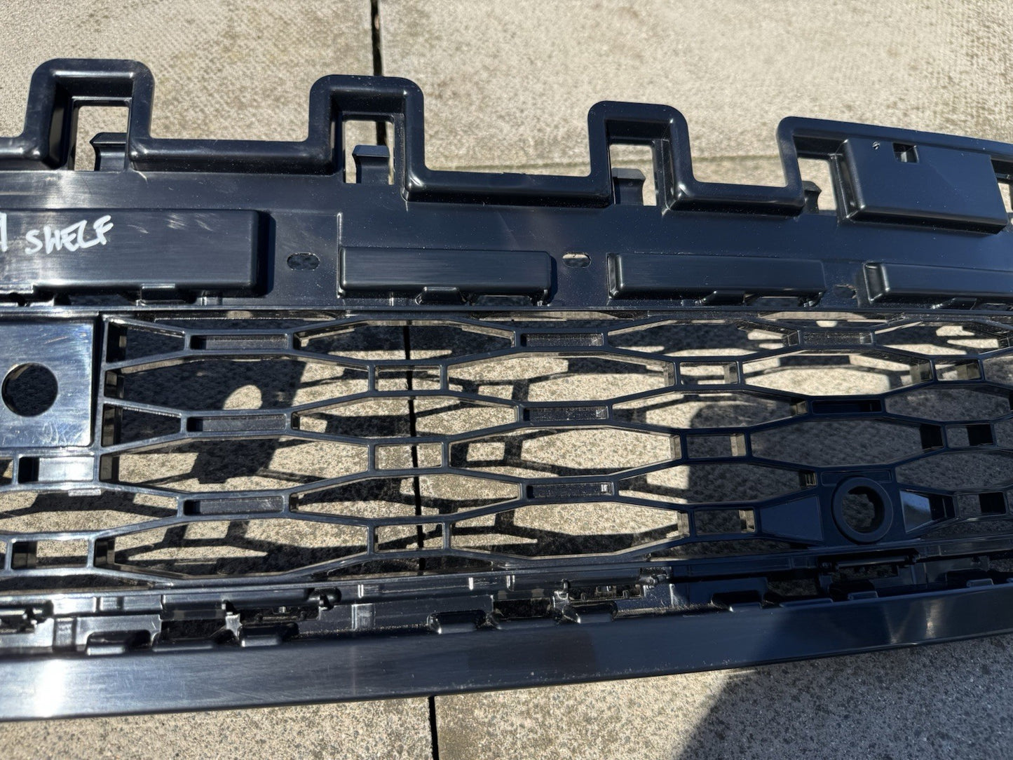 RANGE ROVER SPORT 2022-ON L461 GENUINE FRONT GRILLE N9X2-8A133-A
