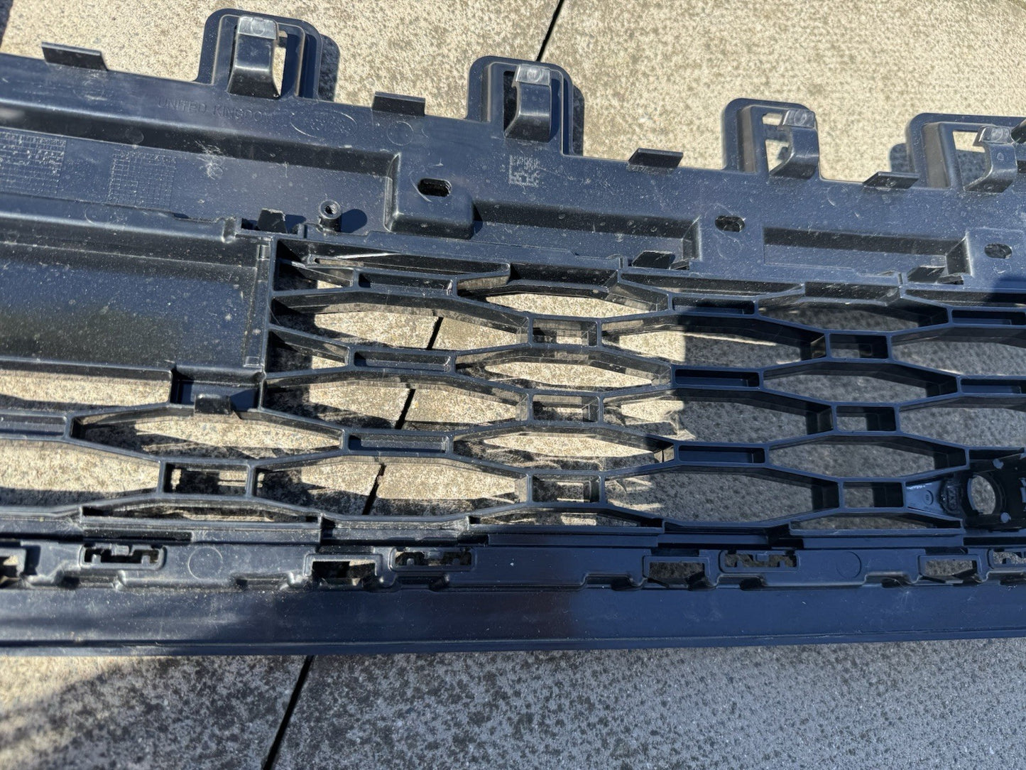 RANGE ROVER SPORT 2022-ON L461 GENUINE FRONT GRILLE N9X2-8A133-A