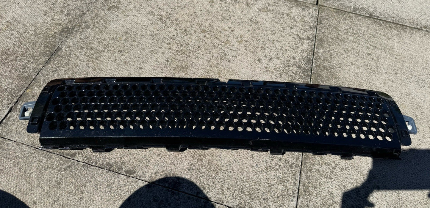 LAND ROVER DEFENDER L663 BLACK FRONT BUMPER LOWER GRILLE M8B2-17H750-C
