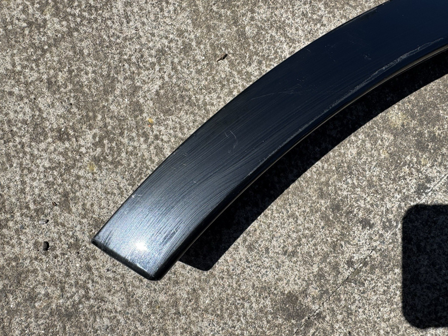 LAND ROVER DISCOVERY L462 GENUINE FRONT LEFT ARCH TRIM HY3M-16A075-AC