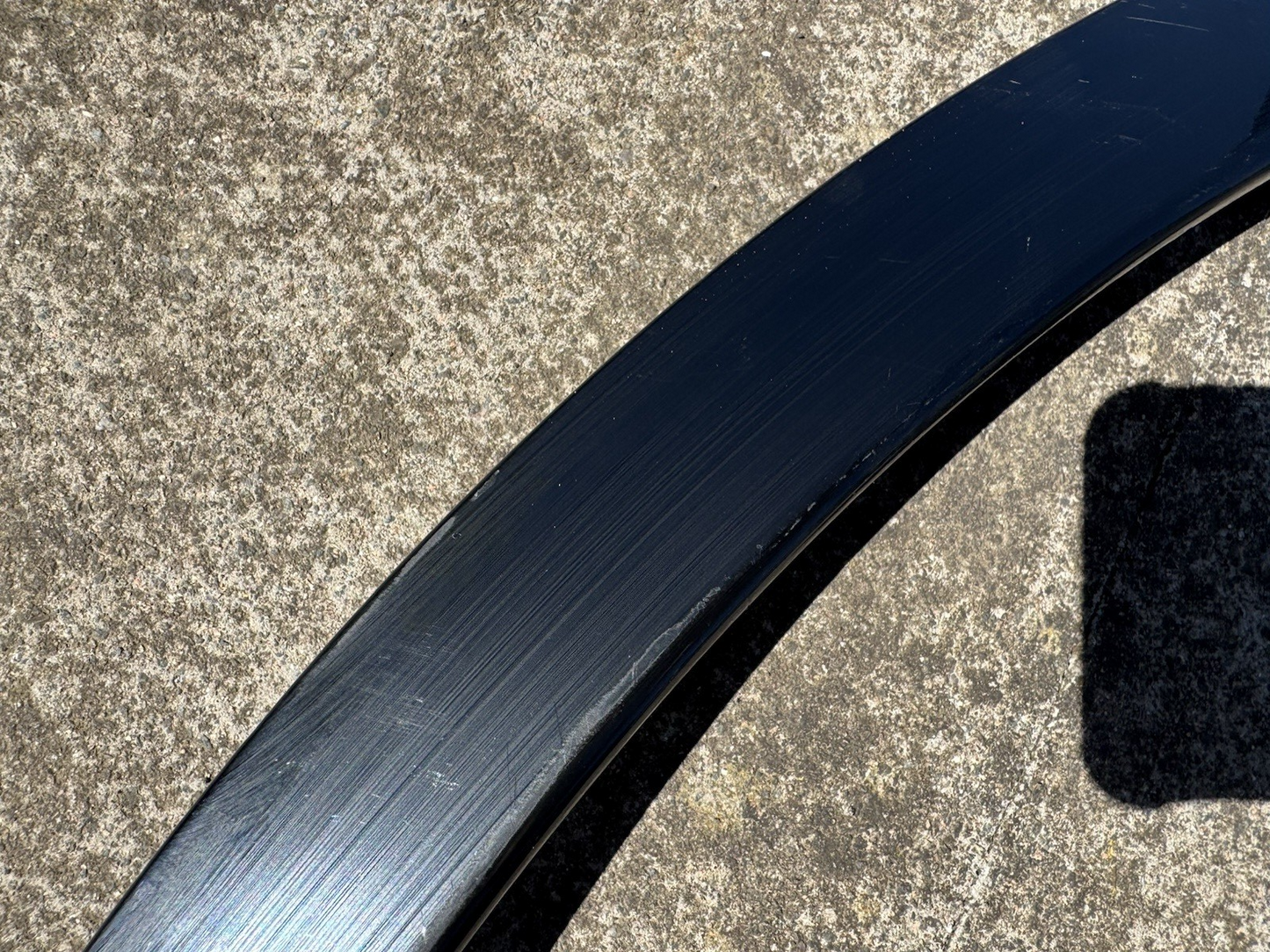 LAND ROVER DISCOVERY L462 GENUINE FRONT LEFT ARCH TRIM HY3M-16A075-AC