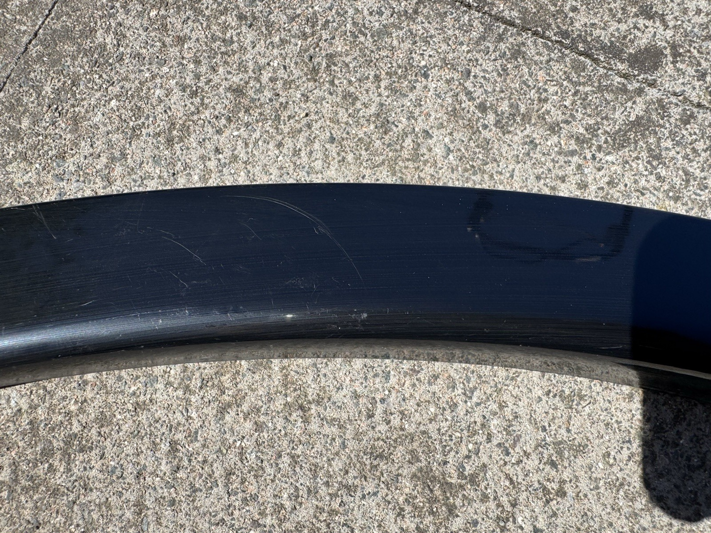 LAND ROVER DISCOVERY L462 GENUINE FRONT LEFT ARCH TRIM HY3M-16A075-AC