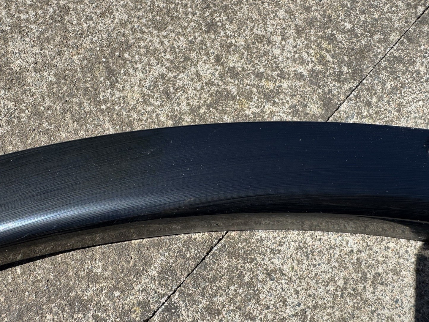 LAND ROVER DISCOVERY L462 GENUINE FRONT LEFT ARCH TRIM HY3M-16A075-AC
