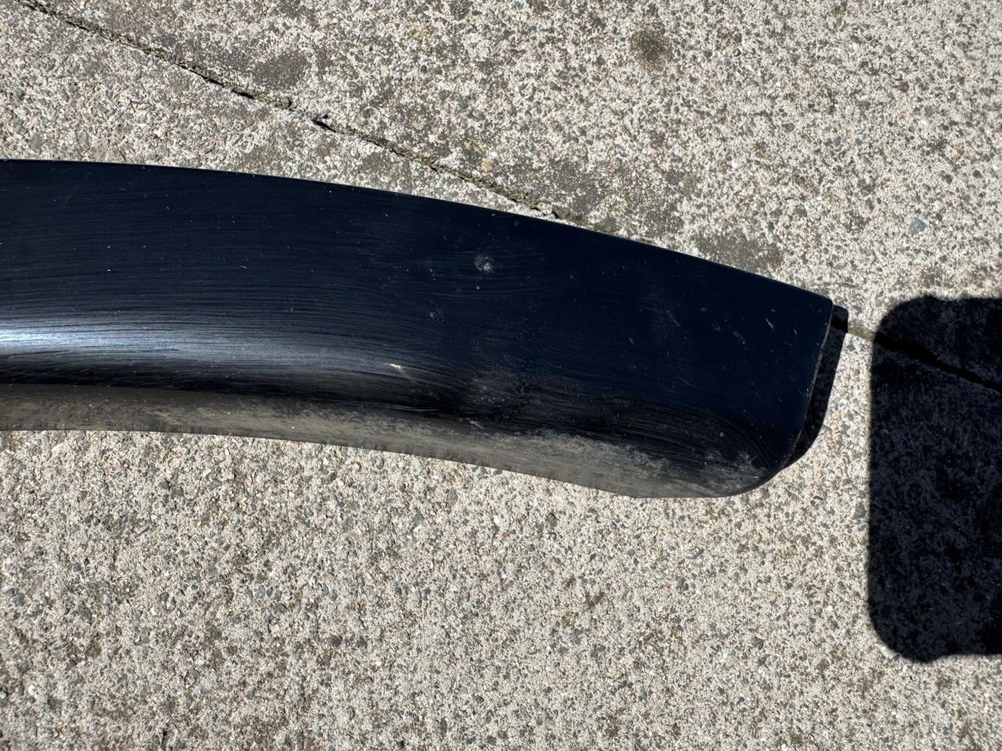LAND ROVER DISCOVERY L462 GENUINE FRONT LEFT ARCH TRIM HY3M-16A075-AC
