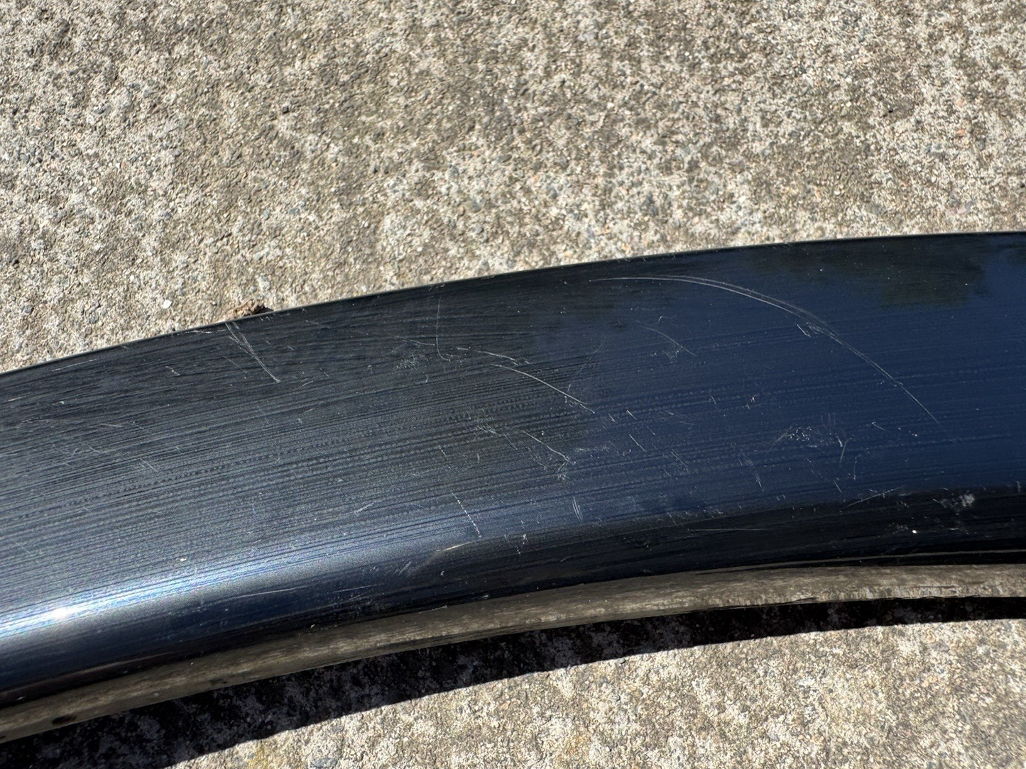 LAND ROVER DISCOVERY L462 GENUINE FRONT LEFT ARCH TRIM HY3M-16A075-AC