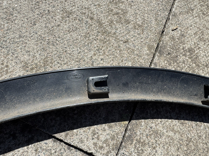 LAND ROVER DISCOVERY L462 GENUINE FRONT LEFT ARCH TRIM HY3M-16A075-AC