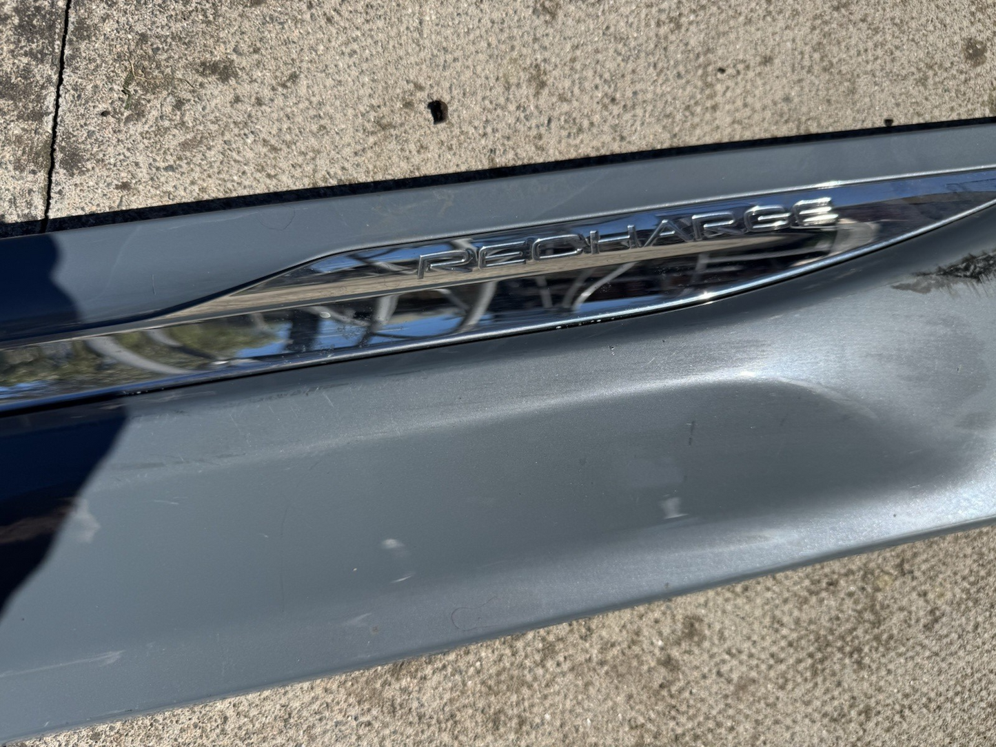Genuine Volvo XC60 MK2 rear left door trim molding 32208742