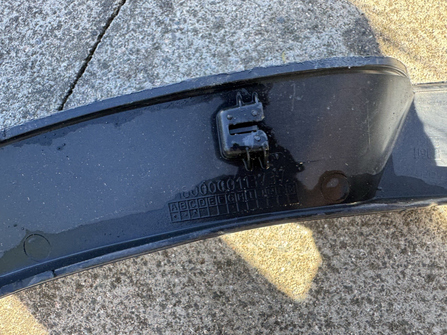 JAGUAR E-PACE 2020 WHEEL ARCH TRIM MOULDING REAR RIGHT SIDE J9C3-290E22B