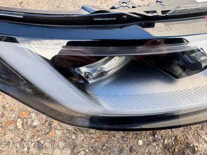Genuine Land Rover Discovery V (L462) MY42-13W029-GB LED HIGH LT Right DAMAGED