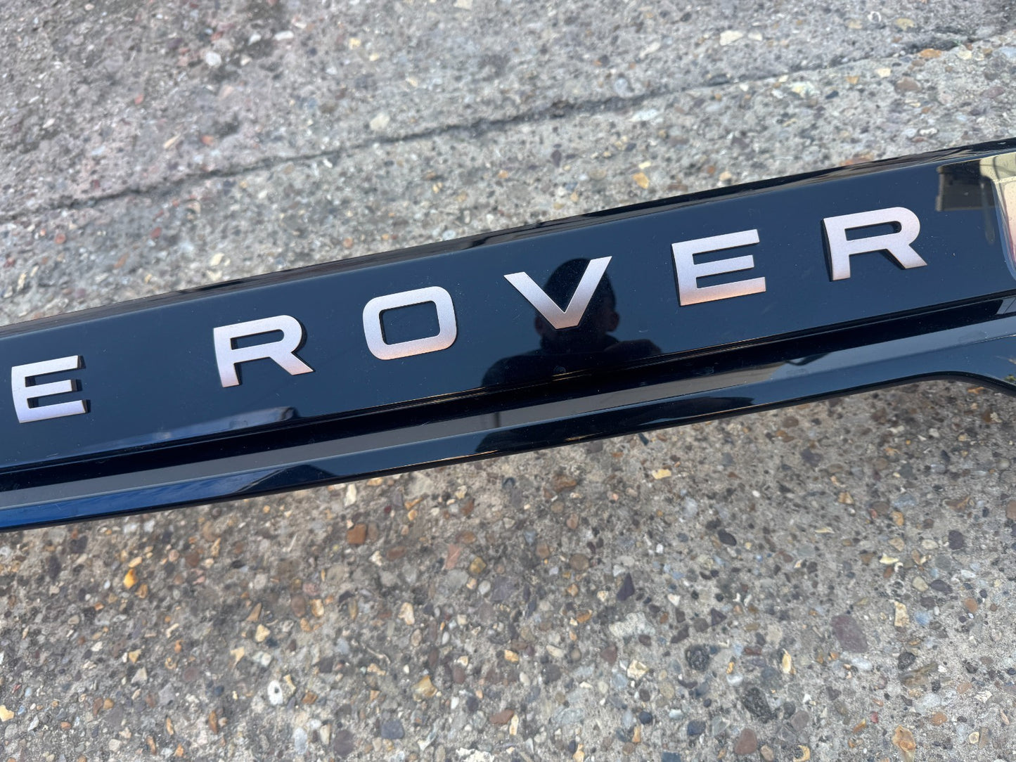 2025 Range Rover Velar Rear Tailgate Boot Light N8A215C436AD L560 Copper Letters