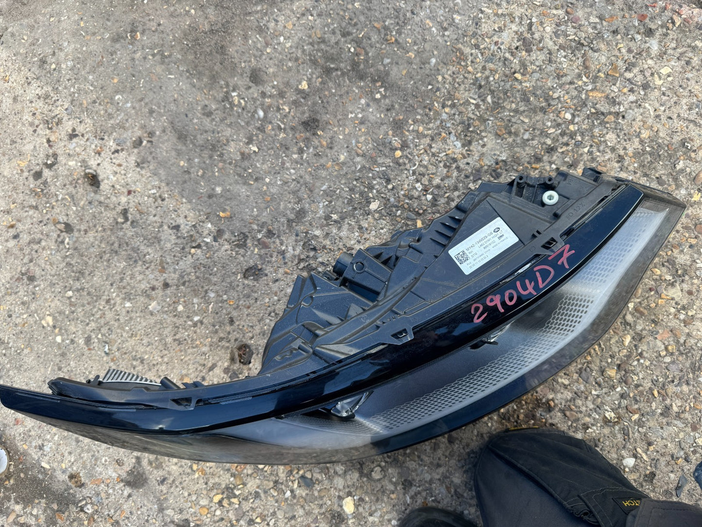 Genuine Land Rover Discovery V (L462) MY42-13W029-GB LED HIGH LT Right DAMAGED