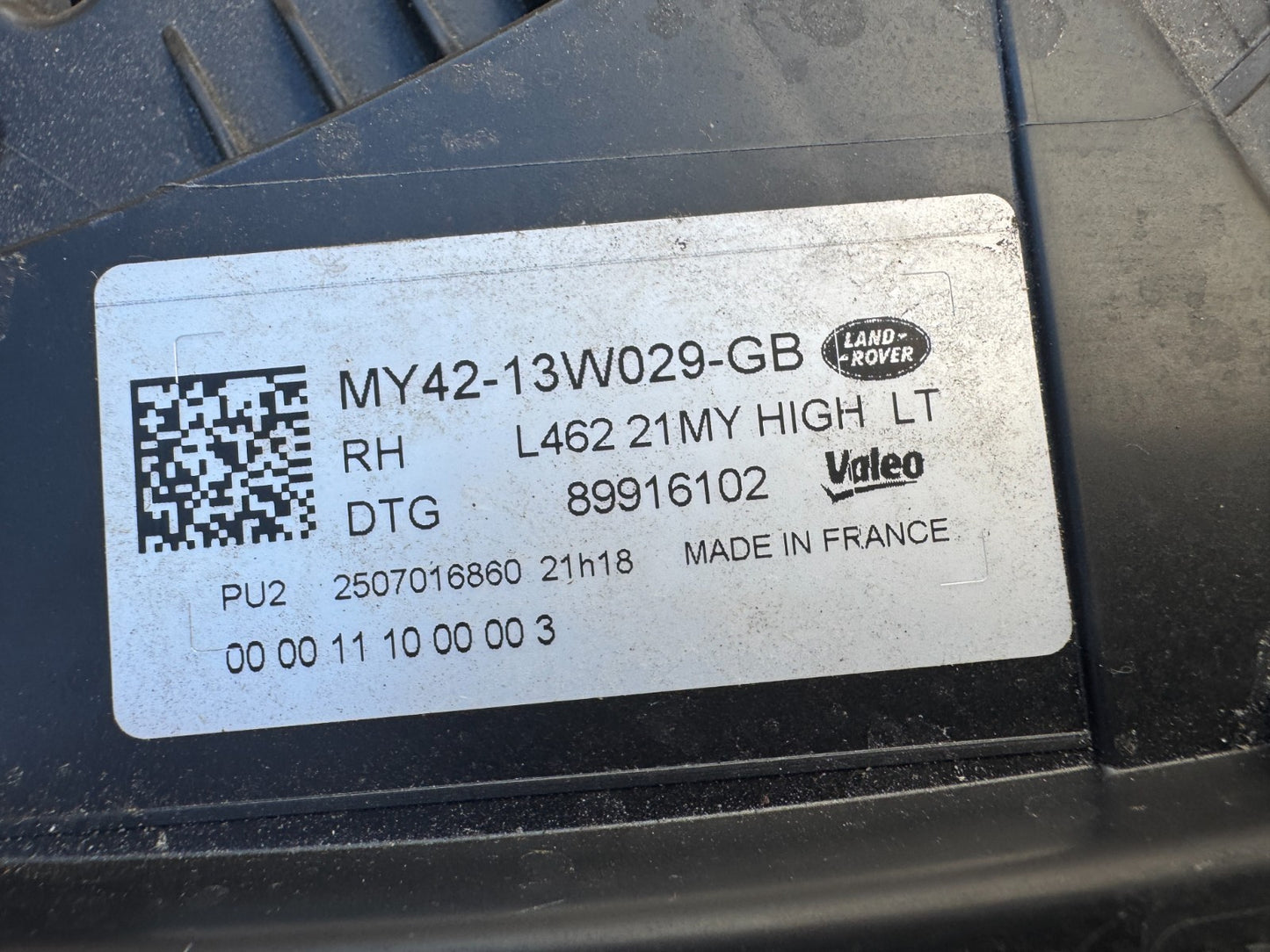 Genuine Land Rover Discovery V (L462) MY42-13W029-GB LED HIGH LT Right DAMAGED