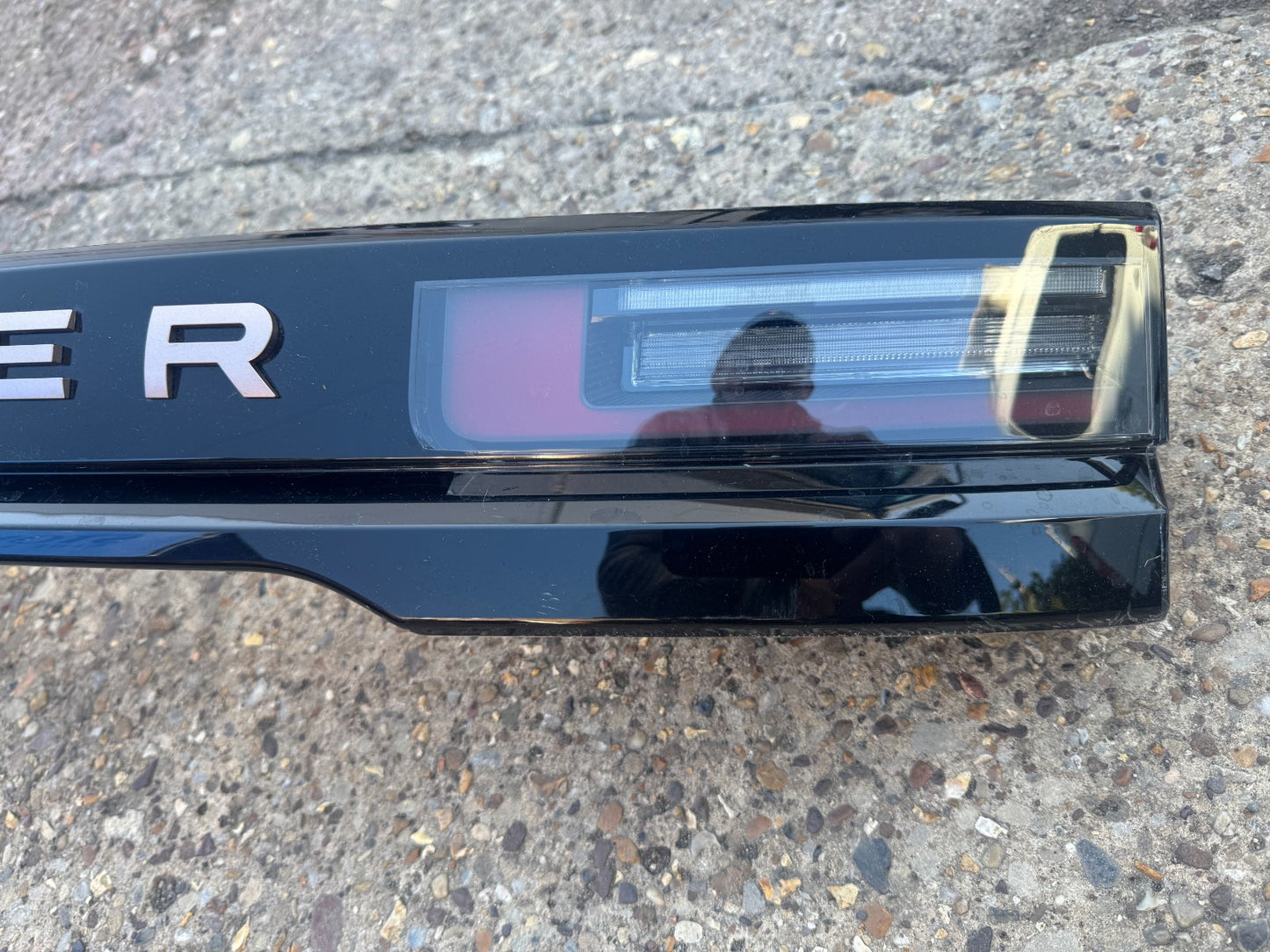 2025 Range Rover Velar Rear Tailgate Boot Light N8A215C436AD L560 Copper Letters