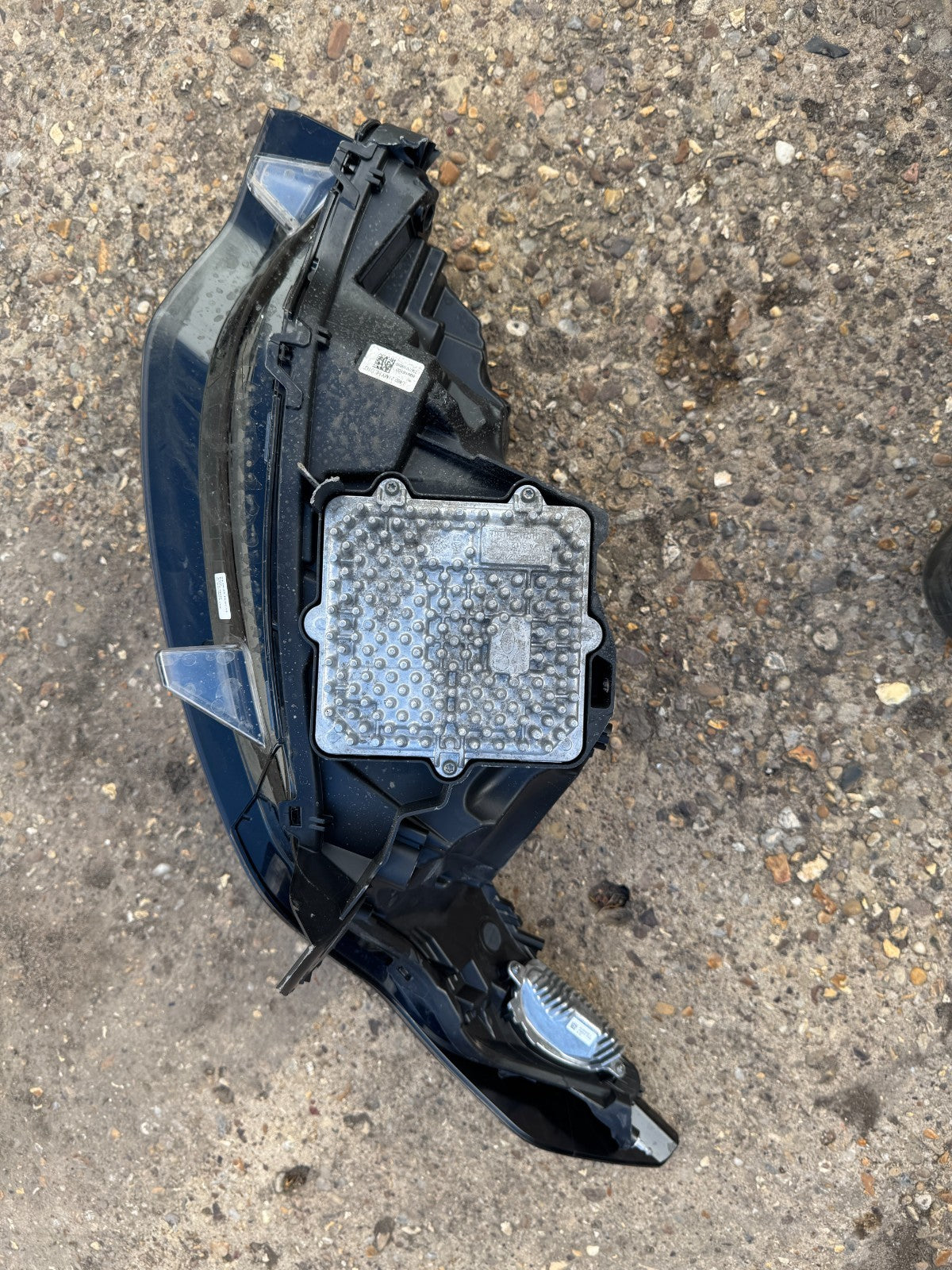 Genuine Land Rover Discovery V (L462) MY42-13W029-GB LED HIGH LT Right DAMAGED