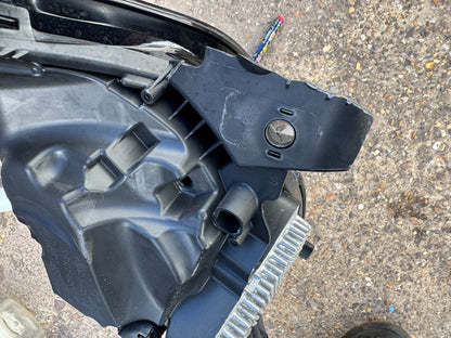 Genuine Land Rover Discovery V (L462) MY42-13W029-GB LED HIGH LT Right DAMAGED