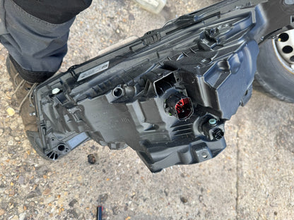 Genuine Land Rover Discovery V (L462) MY42-13W029-GB LED HIGH LT Right DAMAGED