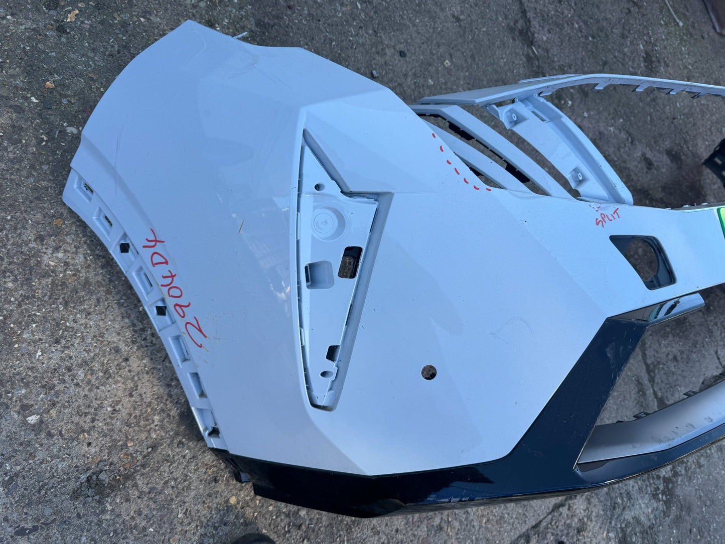 PEUGEOT E-3008 / 5008 2024 ONWARDS GENUINE FRONT BUMPER 9846491180