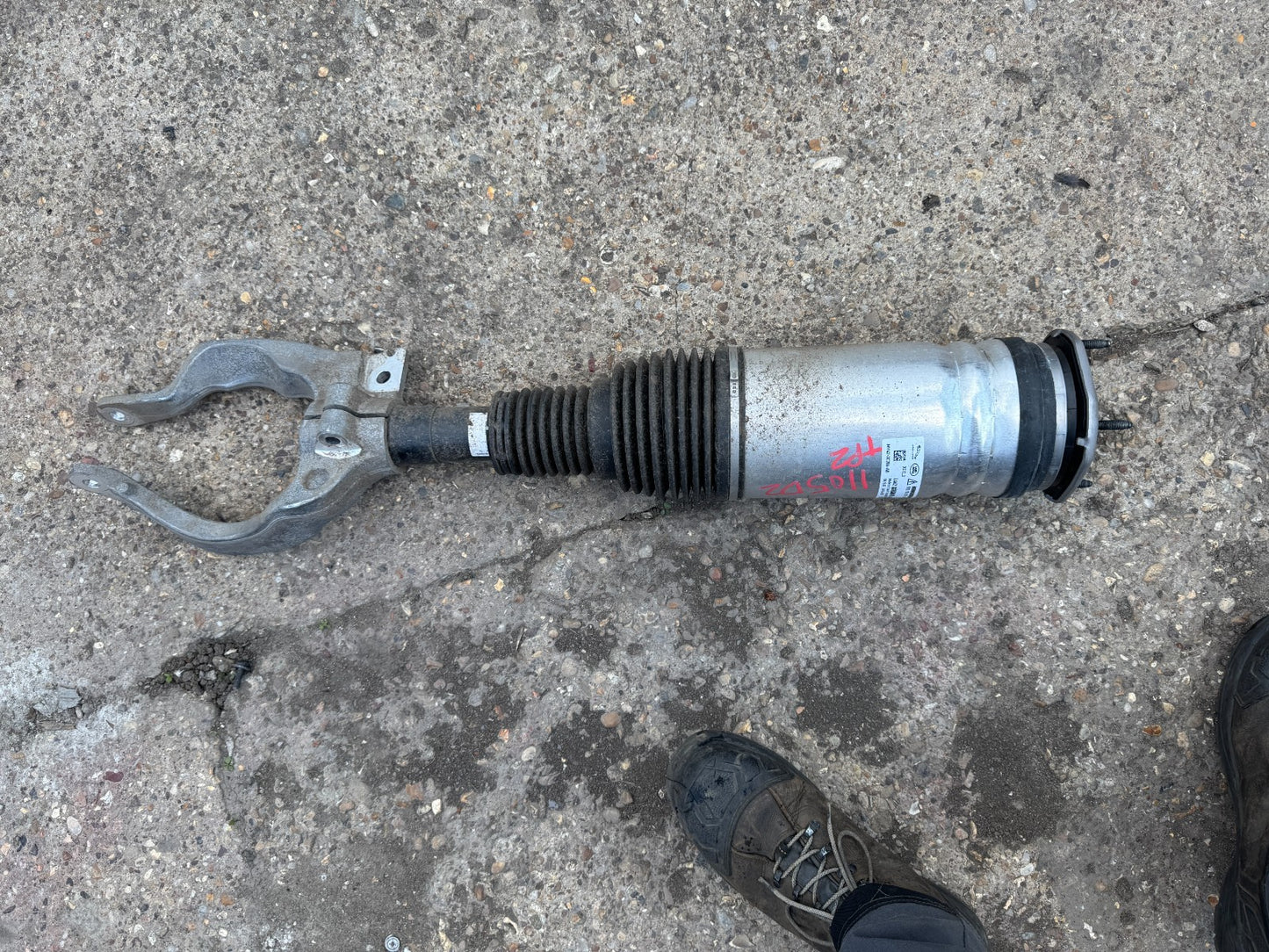 2025 LAND ROVER DISCOVERY L462 FRONT SHOCK LEFT MY423C286AB