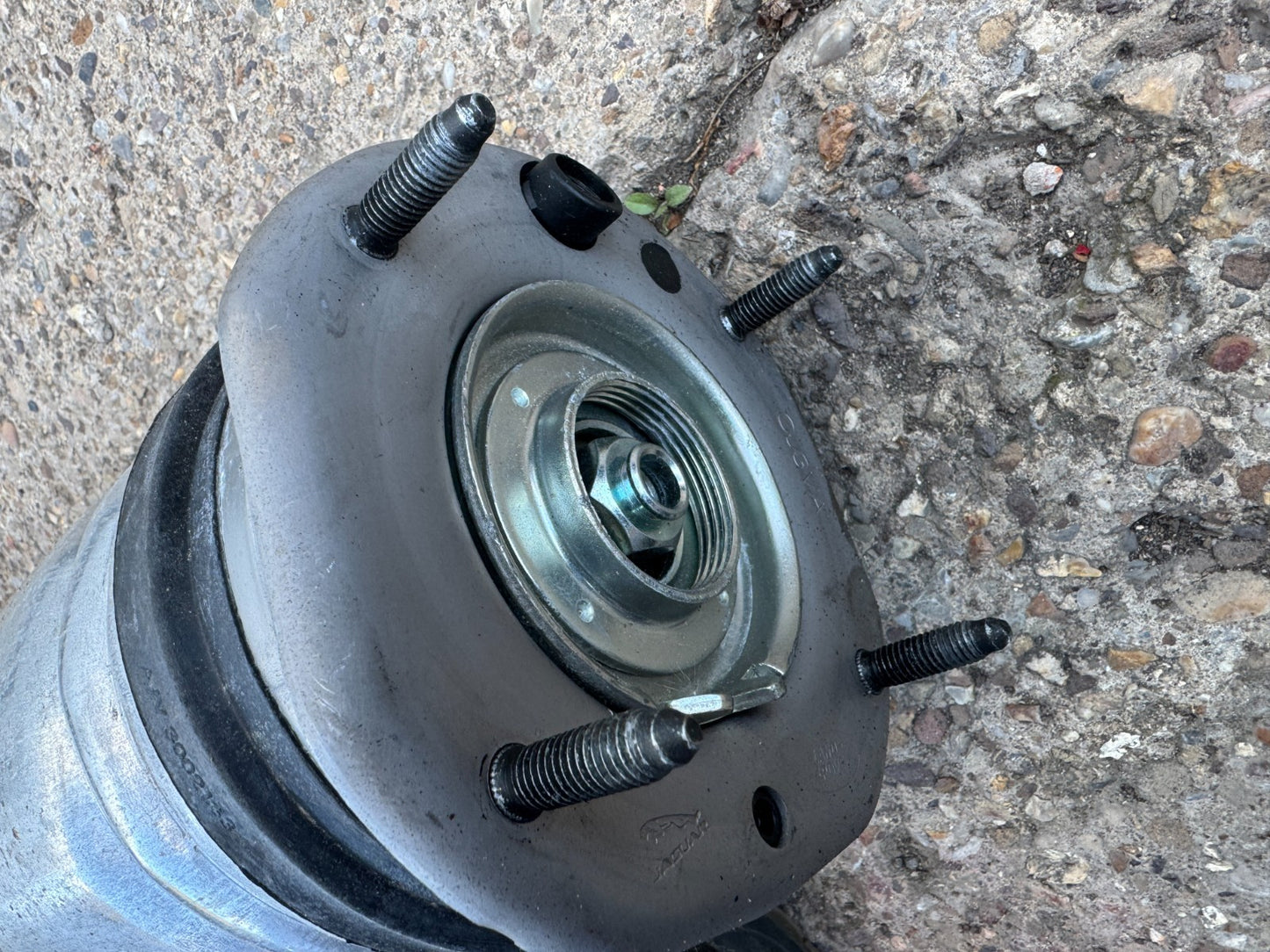 2025 LAND ROVER DISCOVERY L462 FRONT SHOCK LEFT MY423C286AB