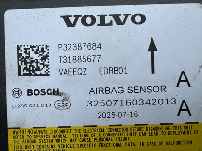 VOLVO XC40 SRS Control Unit P32387684 2.0 Hybrid 120kW 2024 33604687