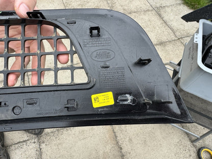 Land Rover Defender Front Left Wing Vent Grille 2020 ON L8B2-280B11-ED Genuine