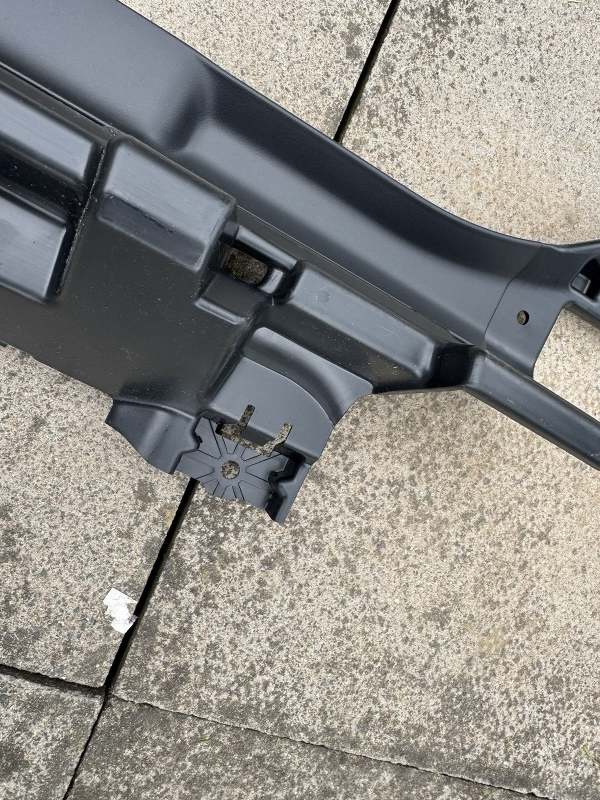 LAND ROVER DEFENDER L663 NEW REAR BUMPER BRACKET L8B2-17B861-A GENUINE 2019 ON