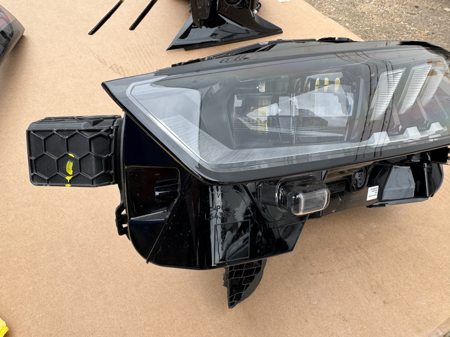 PEUGEOT E-3008 E-5008 PASSENGER SIDE LEFT LED HEADLIGHT 9864068380 2024 2025