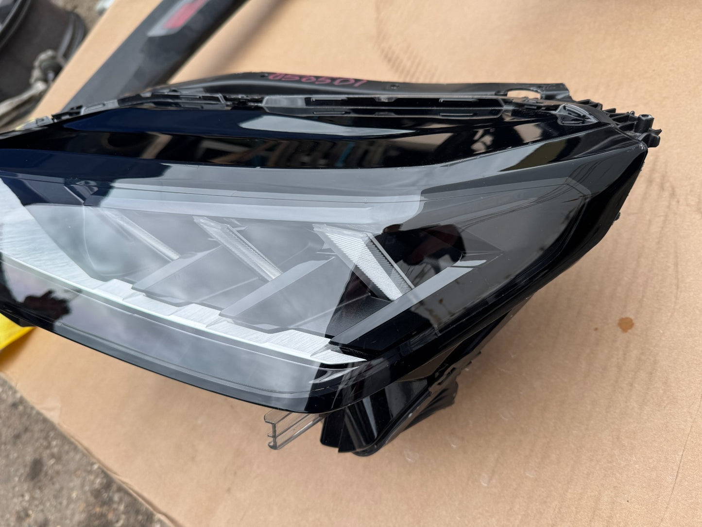 PEUGEOT E-3008 E-5008 PASSENGER SIDE LEFT LED HEADLIGHT 9864068380 2024 2025
