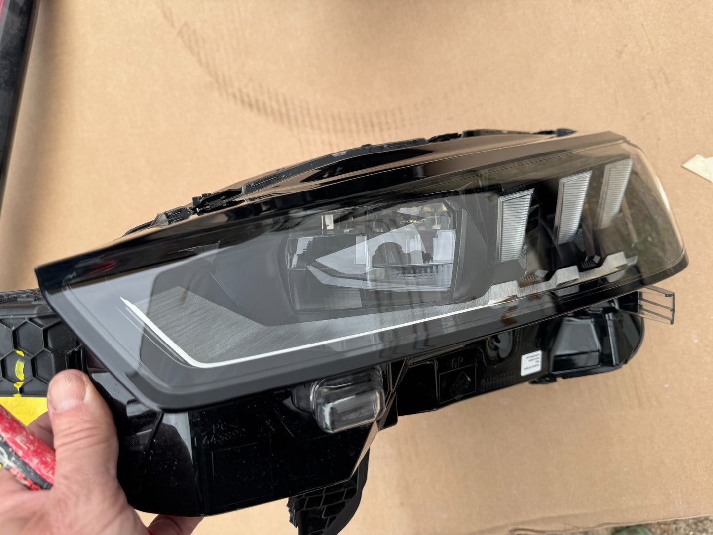PEUGEOT E-3008 E-5008 PASSENGER SIDE LEFT LED HEADLIGHT 9864068380 2024 2025