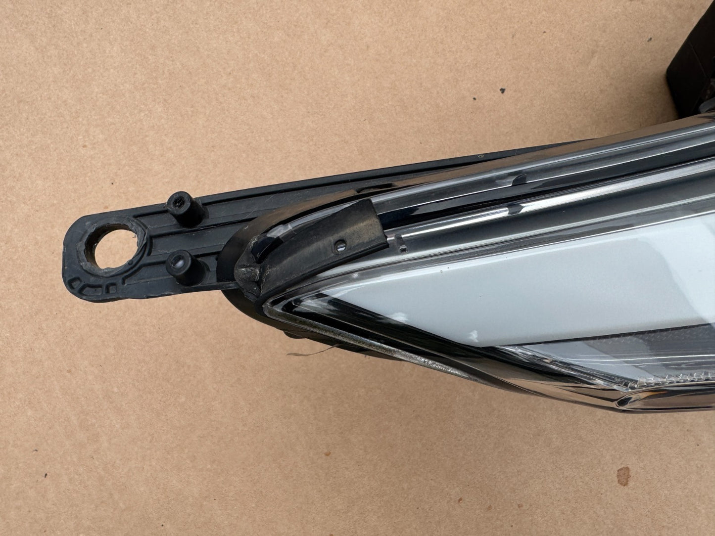 Kia Ceed JD 2012-2015 Drivers Side O/S Headlight Assembly 92102A2040