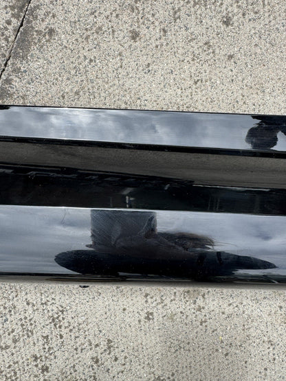 RANGE ROVER SPORT L461 2022 - 2025 GENUINE FRONT RIGHT DOOR TRIM N9X2-21064-B