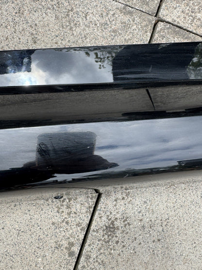 RANGE ROVER SPORT L461 2022 - 2025 GENUINE FRONT RIGHT DOOR TRIM N9X2-21064-B