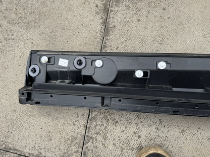 RANGE ROVER SPORT L461 2022 - 2025 GENUINE FRONT RIGHT DOOR TRIM N9X2-21064-B
