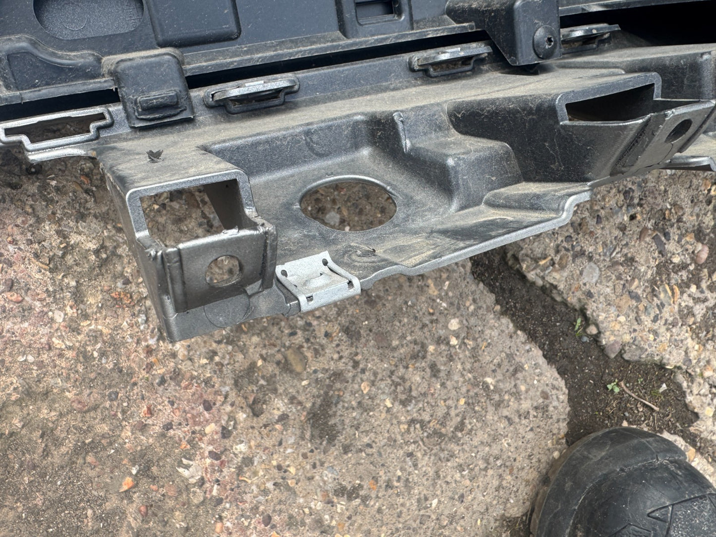 LANDROVER DEFENDER L663 REAR BUMPER CENTRE SECTION 2020 - ON GENUINE L8B217D781A