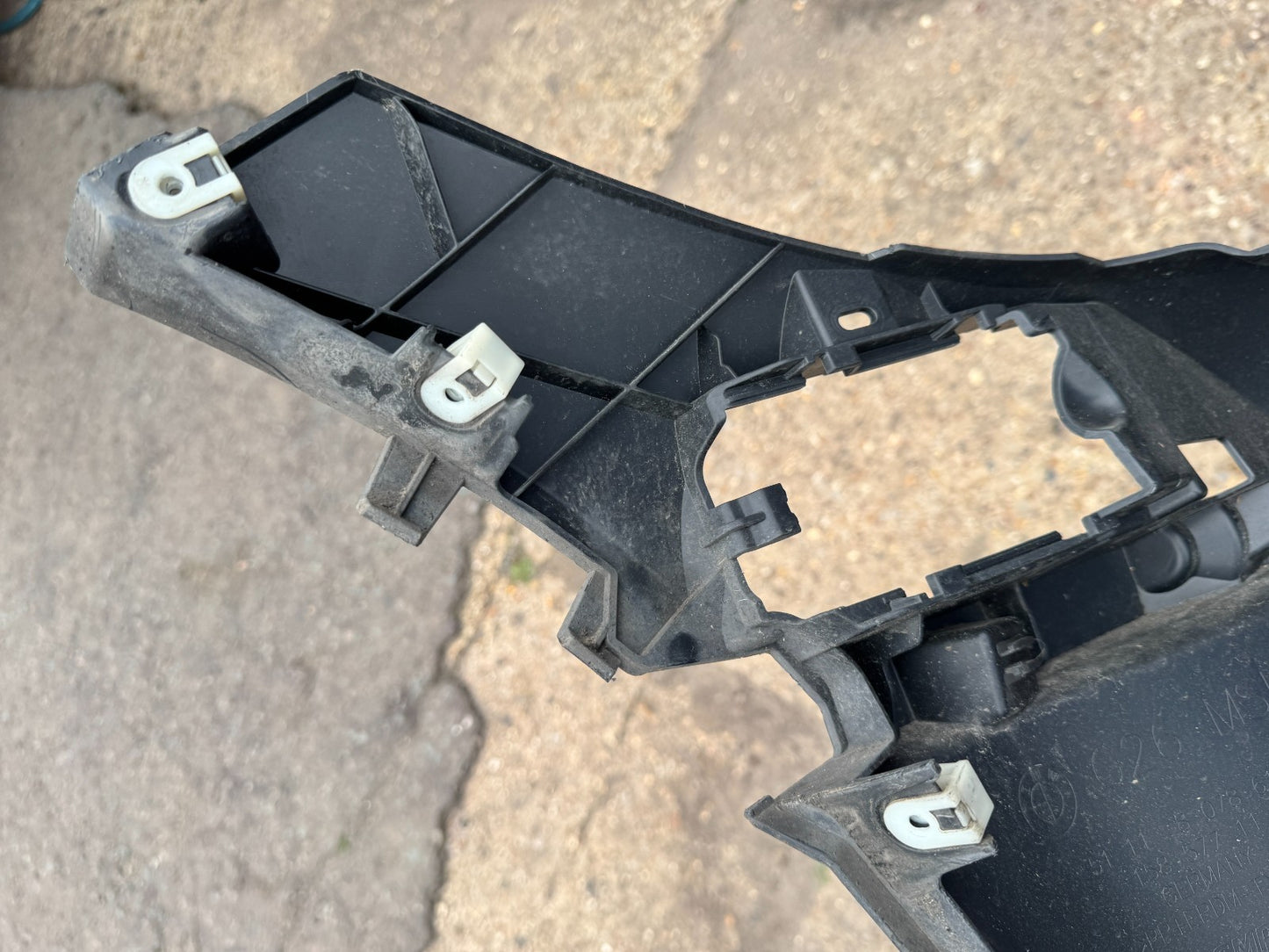 BMW i4 G26 2022 front left bumper mounting bracket 8078611