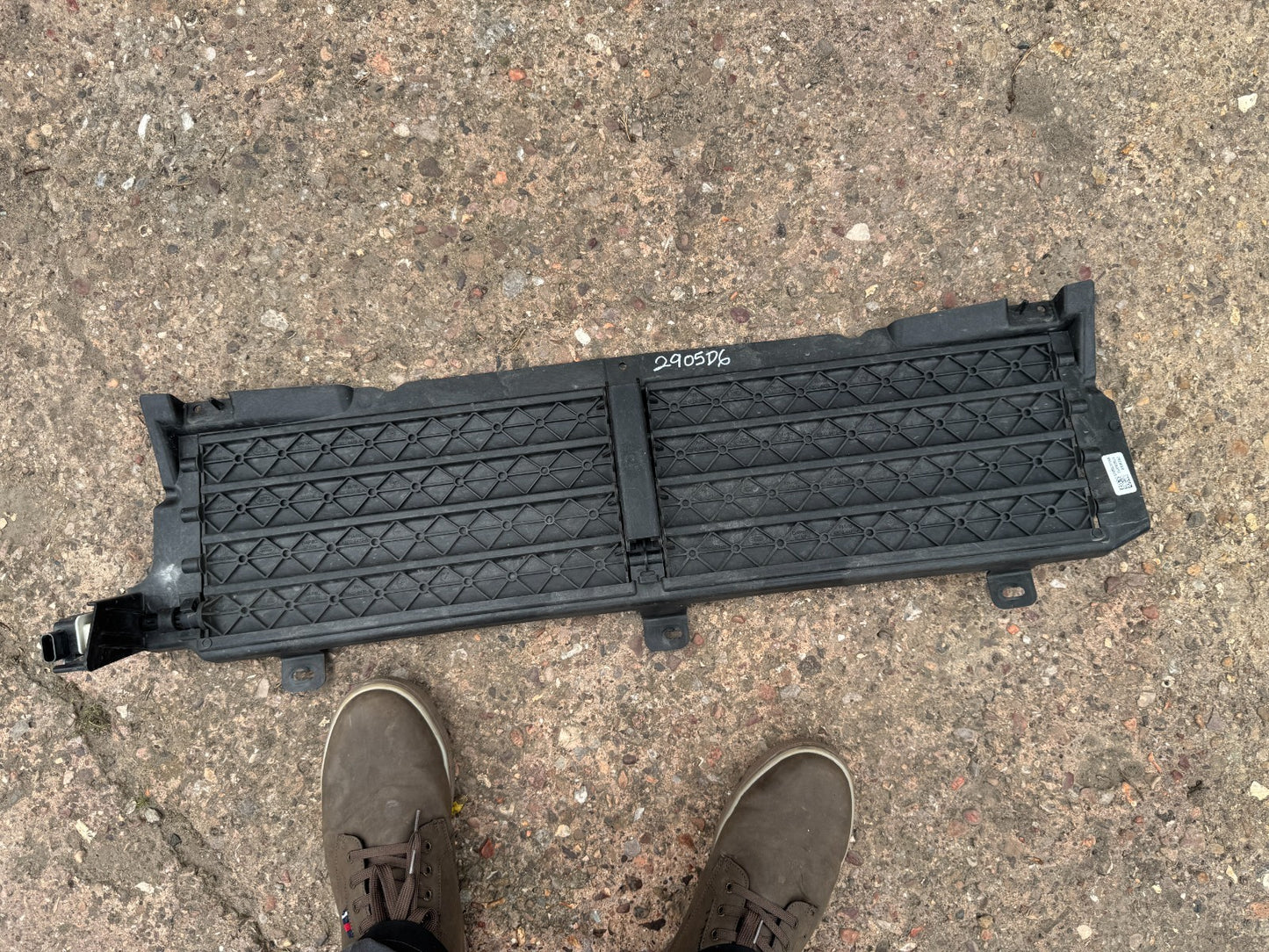 2025 Land Rover Discovery Sport L550 (2015-) Front shutter grille K8D28475CB