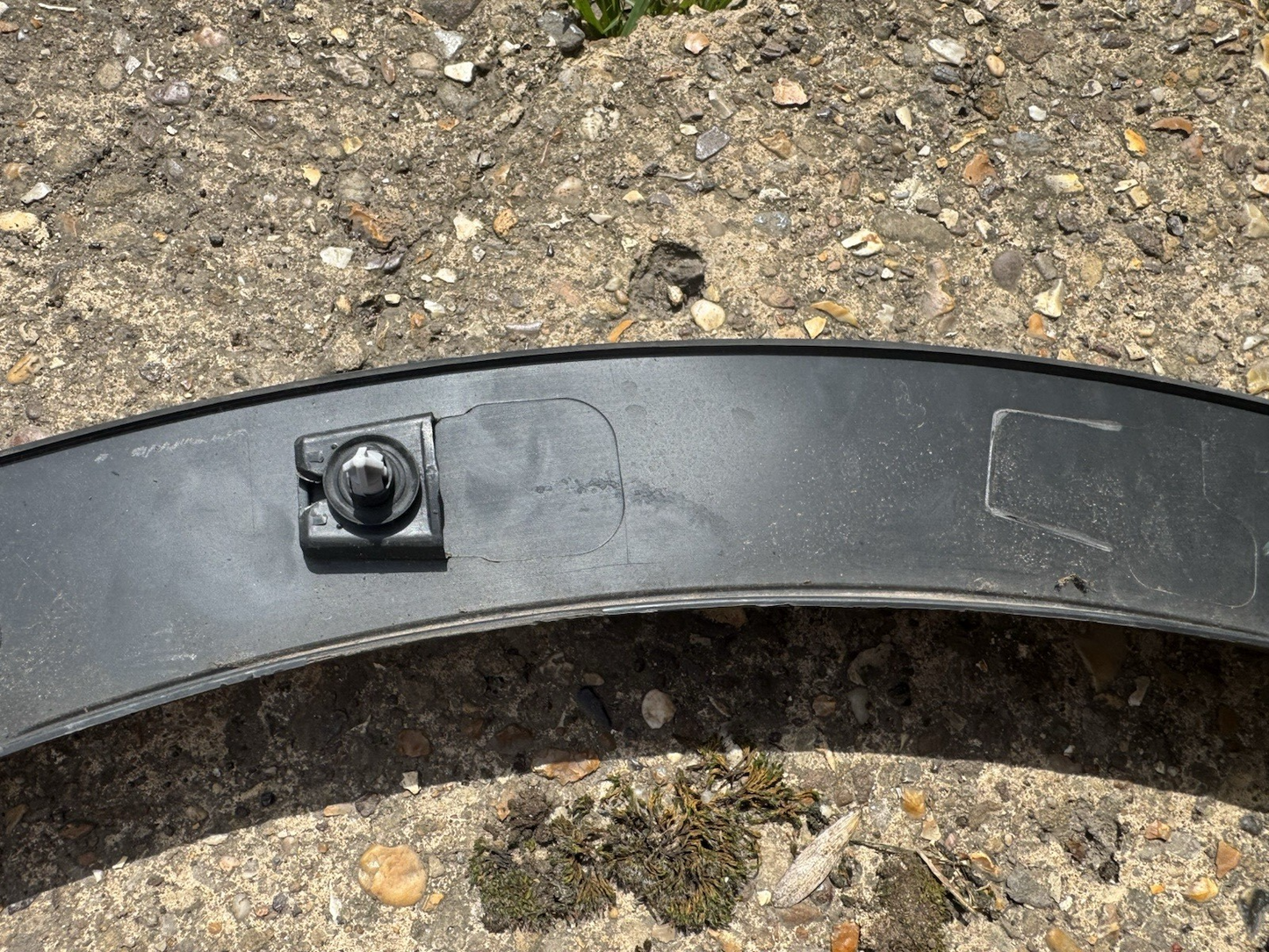 VOLKSWAGEN VW ID.4 ID4 2020-ON REAR LEFT SIDE TRIM MOLDING ARCH 11A853817C #W698