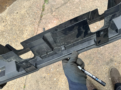 Land Rover Defender Intercooler Air Channel Guide 2020 ON L8B2-8A303-AC CRACKED