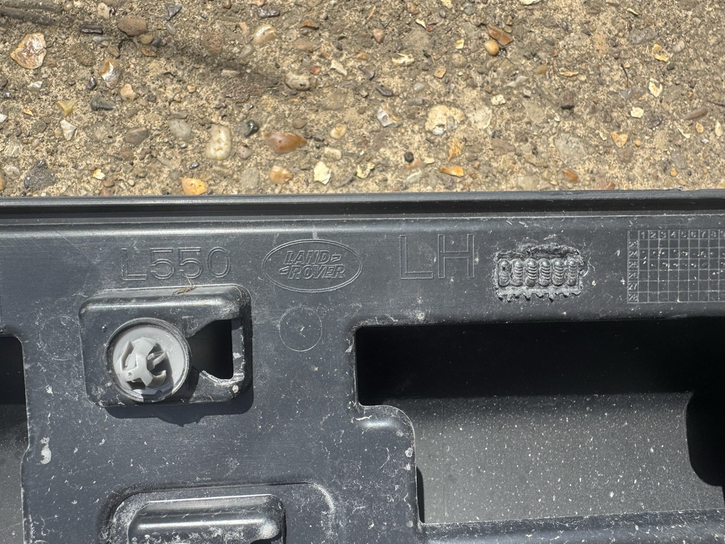 LAND ROVER DISCOVERY SPORT L550 LEFT SIDE REAR DOOR MOLDING LK72-274A49