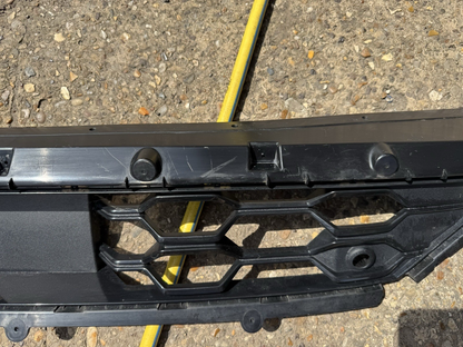 GENUINE FORD KUGA ST-LINE 2023-ON MK3 FRONT BUMPER LOWER GRILLE