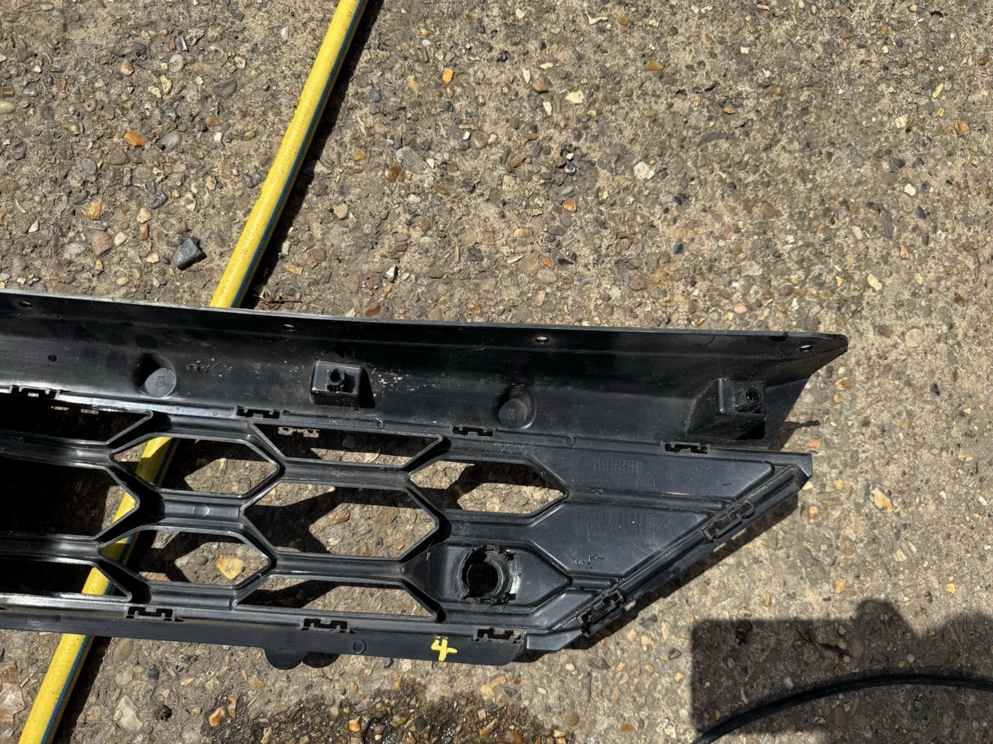 GENUINE FORD KUGA ST-LINE 2023-ON MK3 FRONT BUMPER LOWER GRILLE
