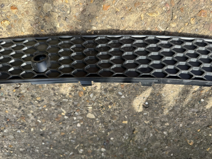 OEM AUDI Q5 8R REAR BUMPER CENTER LOWER GRILLE 8R0807823G 2014 8R0-807-823-G