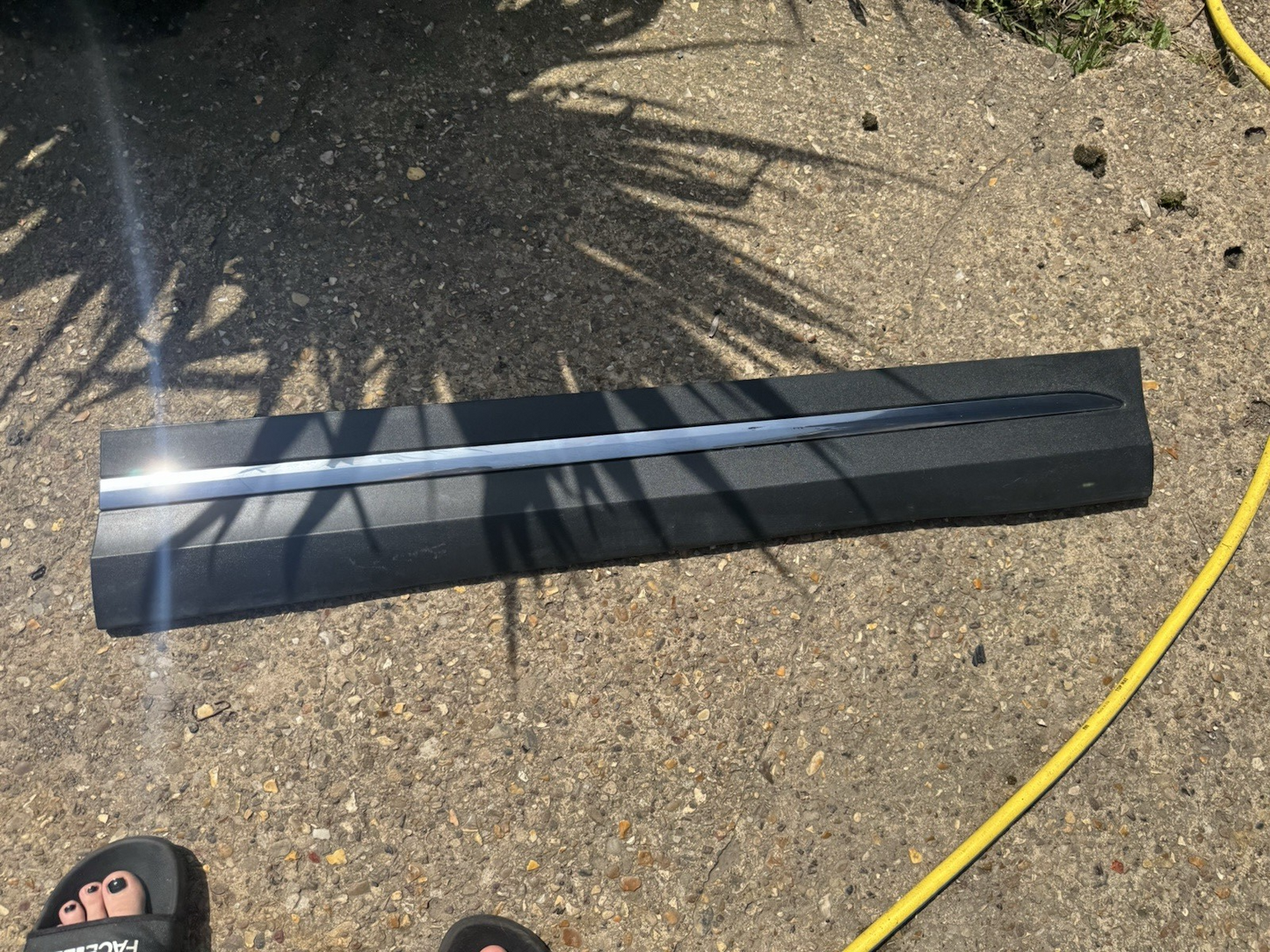 GENUINE MERCEDES GLA H247 FRONT RIGHT DOOR MOULDING 2019-ON A2477271501