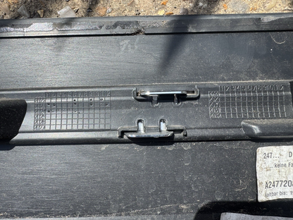 GENUINE MERCEDES GLA H247 FRONT RIGHT DOOR MOULDING 2019-ON A2477271501