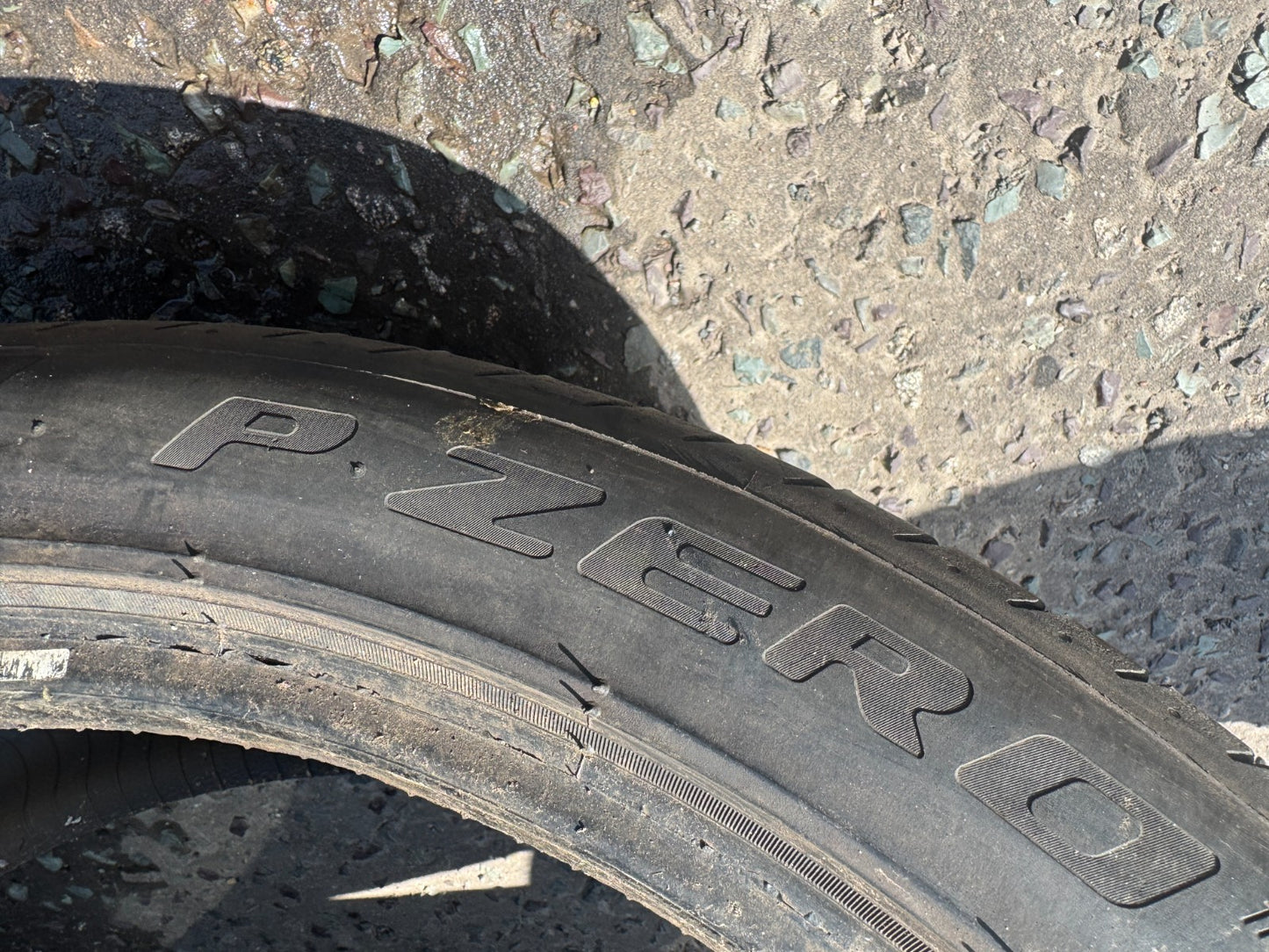 LATE 2023 265/40 R22 106Y Pirelli P Zero (JLR) (12465) 5.5mm 265 40 22