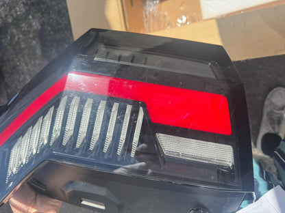 GENUINE OEM Hyundai Kia Rear LED Tail Light Lamp RH 92402DO000 EV9