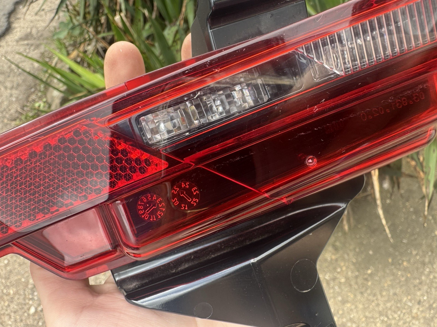 DAMAGED RANGE ROVER SPORT Mk3 (L461) Rear Left FOG LAMP LIGHT N9X2-15K273-A
