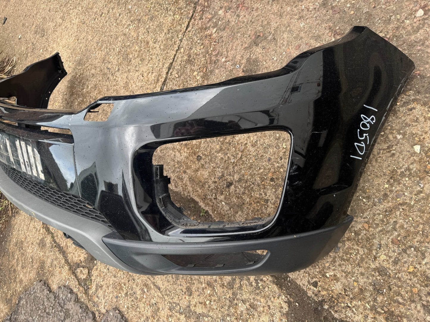 Range Rover Evoque Front Bumper L538 SE Genuine GJ3217F003