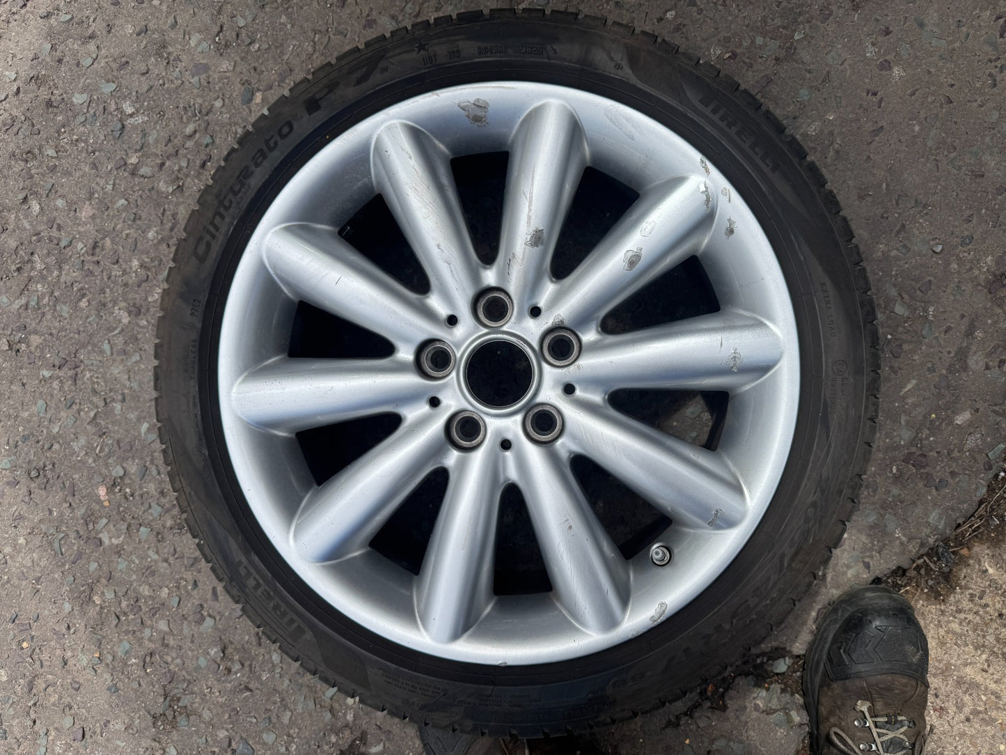 MINI COOPER F55 MK4 ALLOY WHEEL SCRATCHED 7J ET:54 6855108